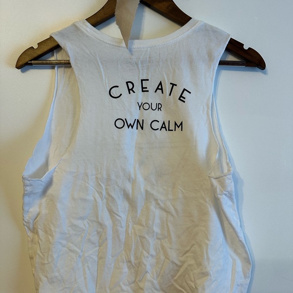 Women’s cropped yoga tank - Picture 3 of 3